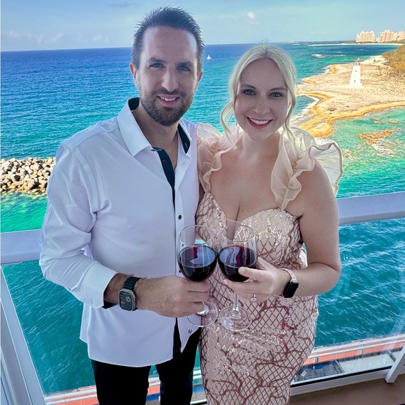 Meet your Posher, Sandra - Picture 2 of 2